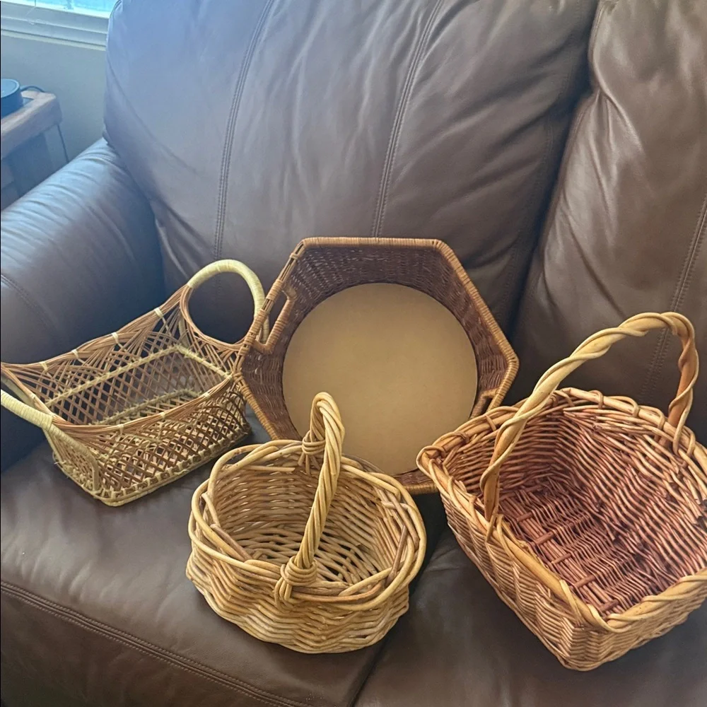 Handcrafted Wicker Basket Set - Brown and Tan a collection of 4 🧺 pieces